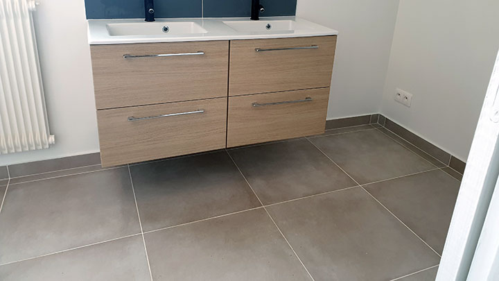 carrelage couleur taupe pour salle de bain